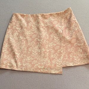 Forever 21 Floral Mini Skirt in Peach and Cream